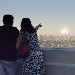 Illustration for article titled Tourists Watching Nuclear Explosions Is a Terrible Idea But a Great Facebook Photo